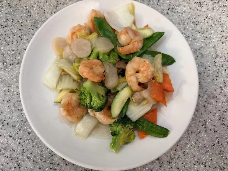 Shrimp and mixed veggies stir-fried at China Dragon, a Chinese Restaurant in Orange Beach